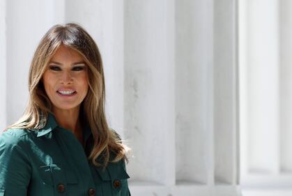 Melania Trump, fascino bianco col premier giapponese 7
