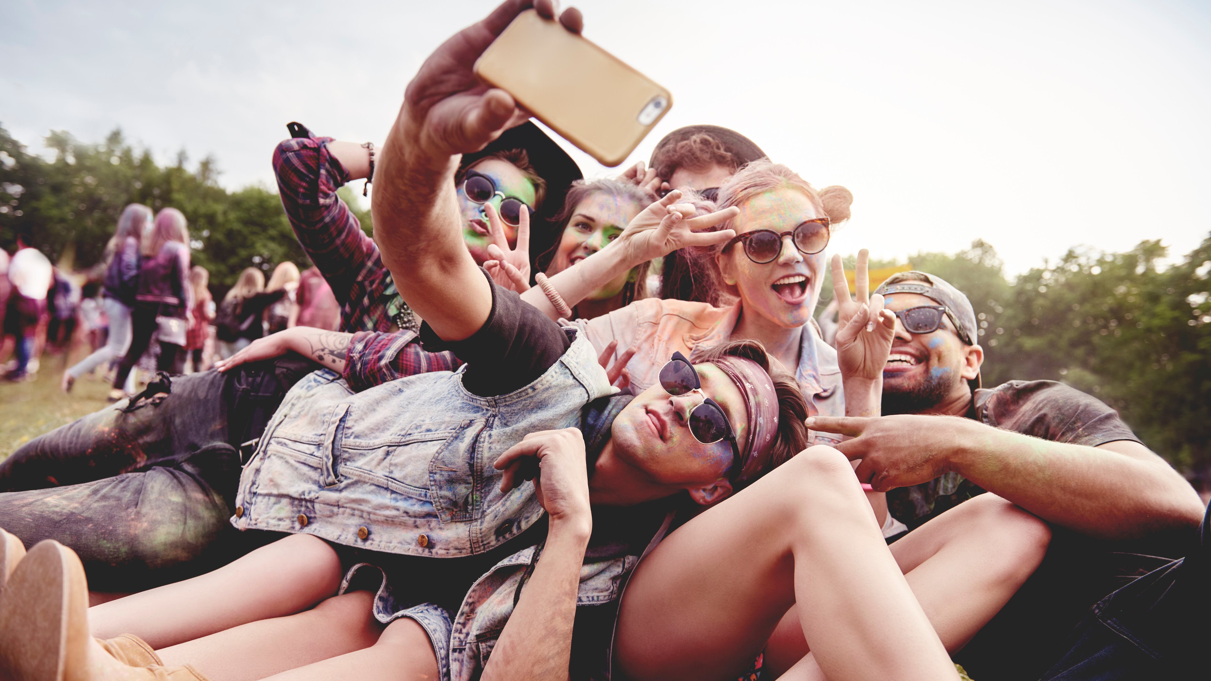 Dietro la moda dei selfie c'è la paura di non esistere