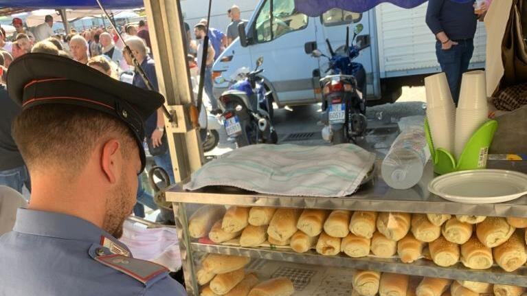 Vendeva pane e panelle, ma aveva il reddito di cittadinanza