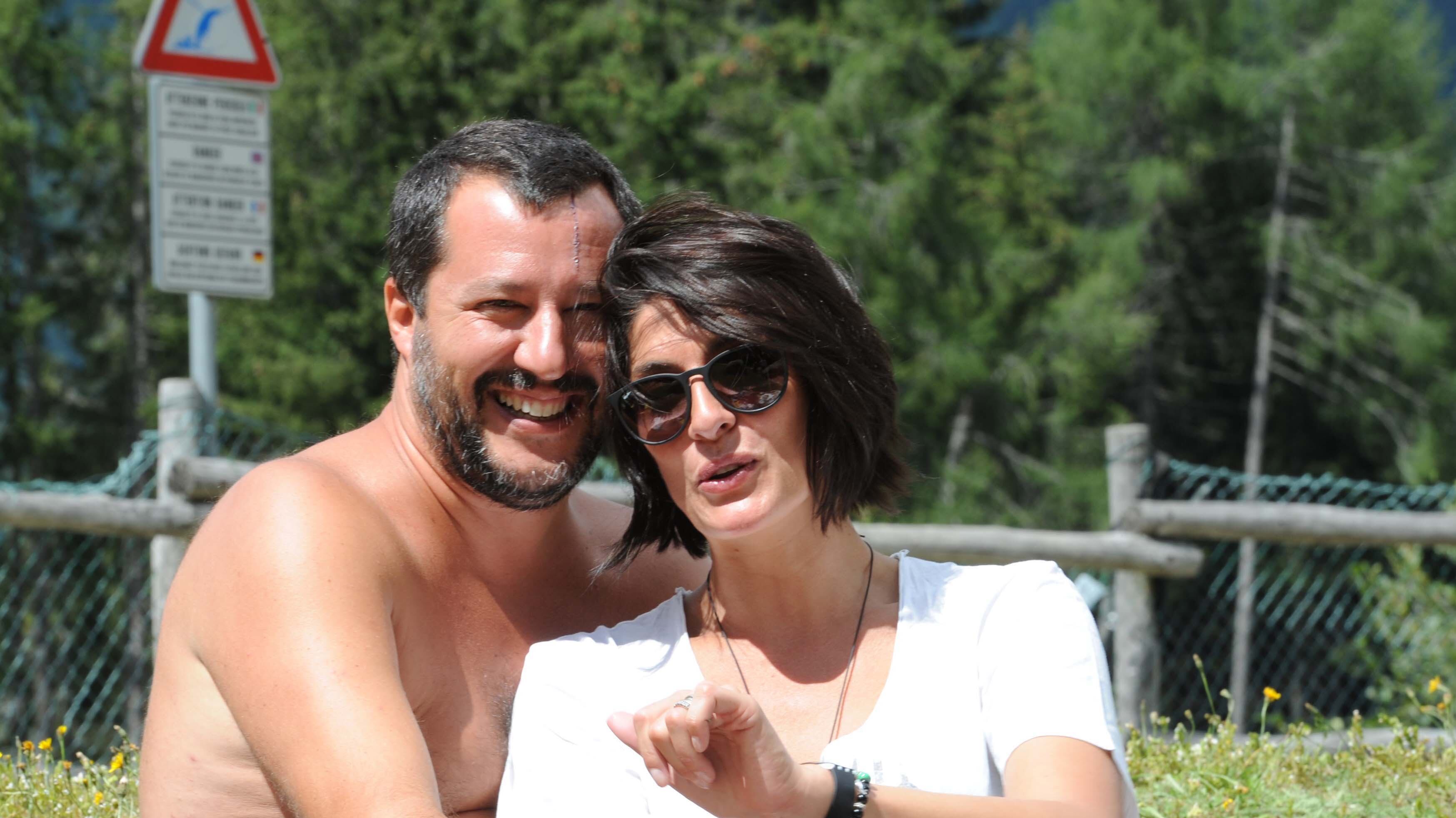 Elisa Isoardi incontra a sorpresa Matteo Salvini ad una serata di gala