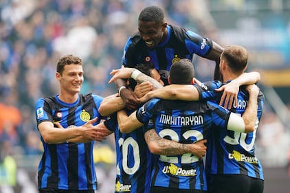 Tripudio nerazzurro a San Siro: le immagini più belle del match contro il Torino 13