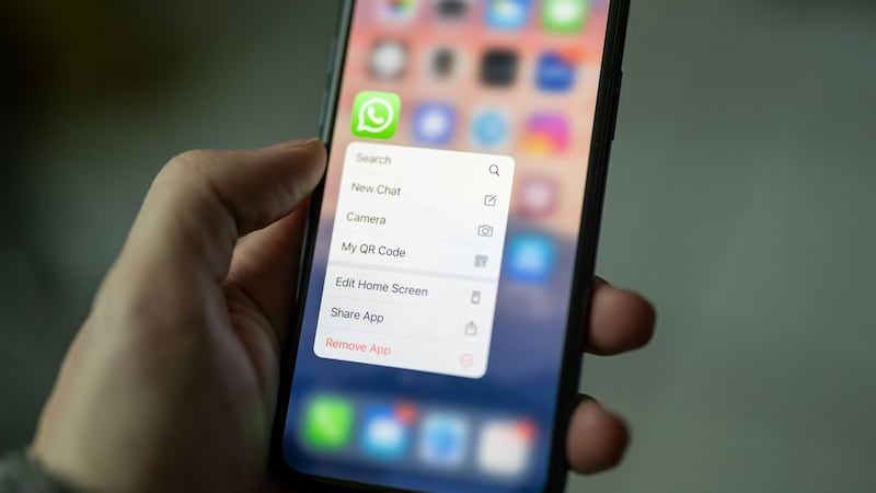 Su WhatsApp arrivano i messaggi programmati: cosa sapere e come impostarli