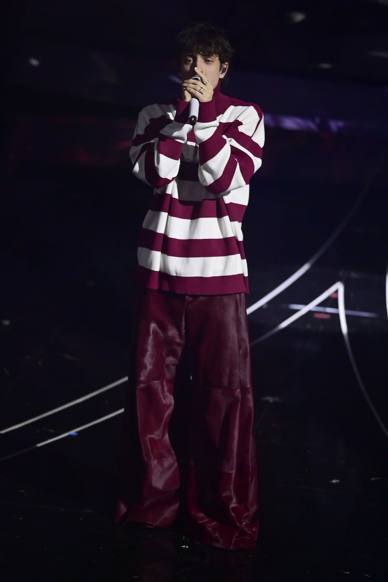 Sanremo 2024: ecco il look della finalissima del Festival di Sangiovanni 5
