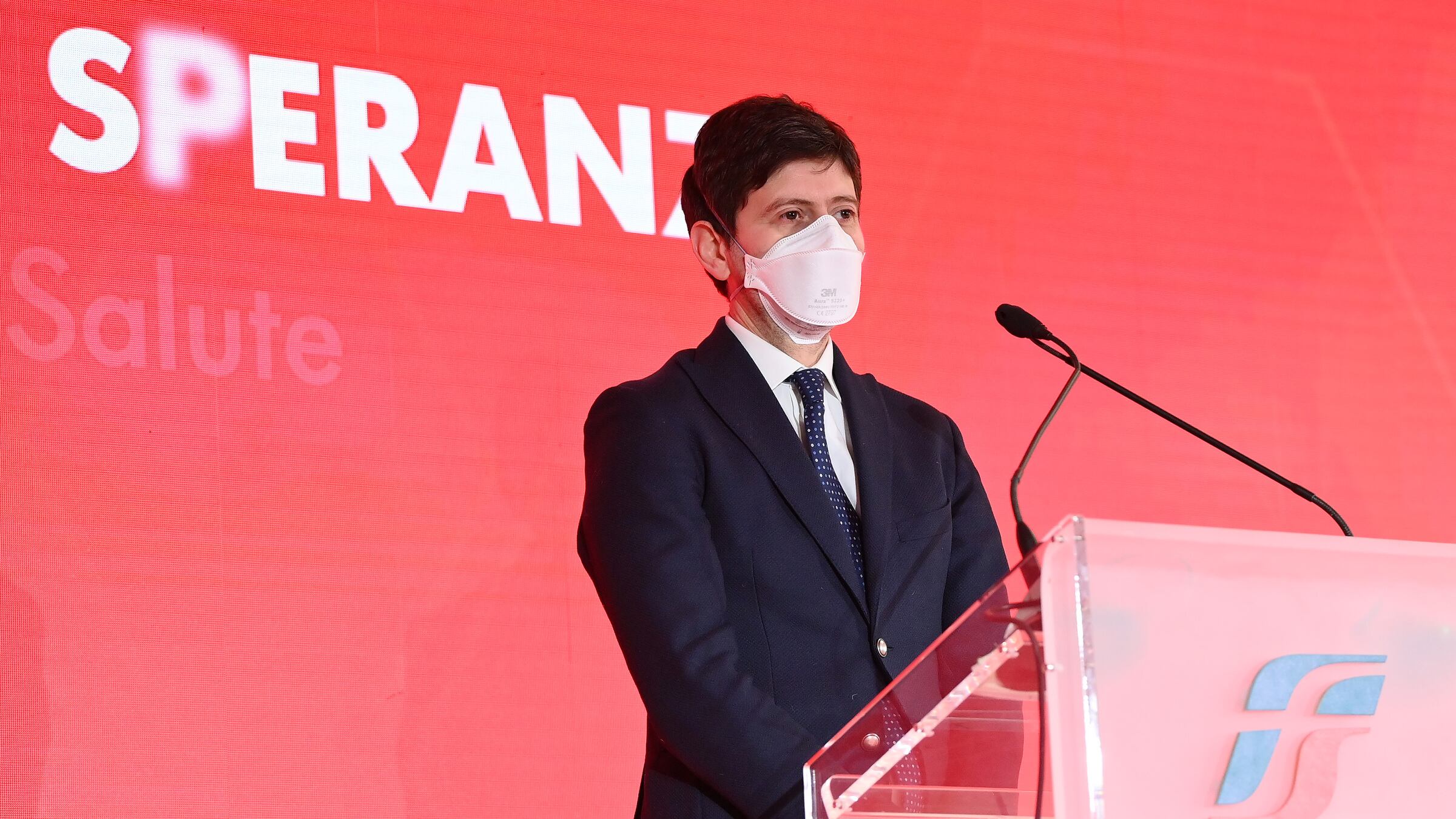 Ma il centrodestra vuole la testa del ministro rosso