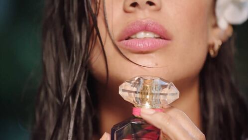 Sara Sampaio sexy per il nuovo profumo di Victoria's Secret 2