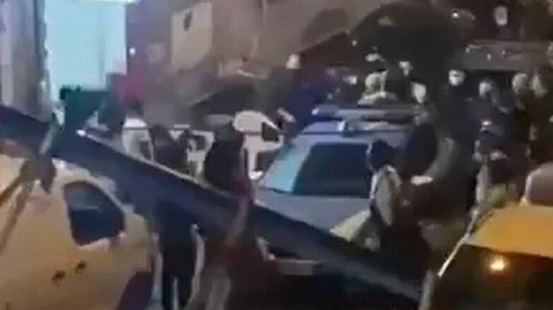 Napoli, maxi festa di nigeriani Arriva la polizia: feriti 8 agenti