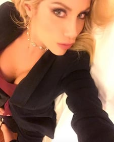 Paola Caruso, scollatura hot su Instagram 15