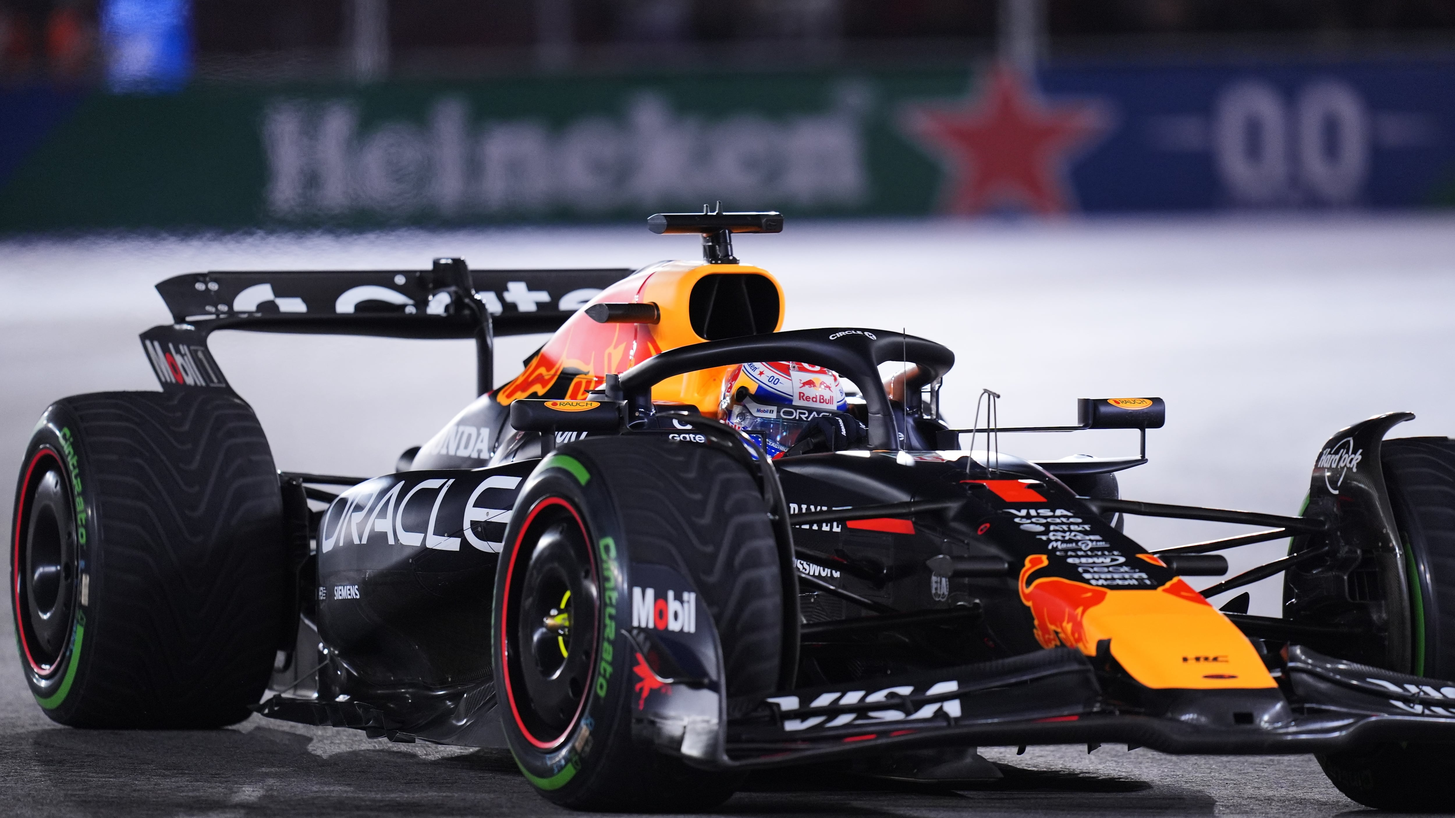 F1, Verstappen trionfa a Las Vegas davanti a Norris. Leclerc 6°, Hamilton 10°