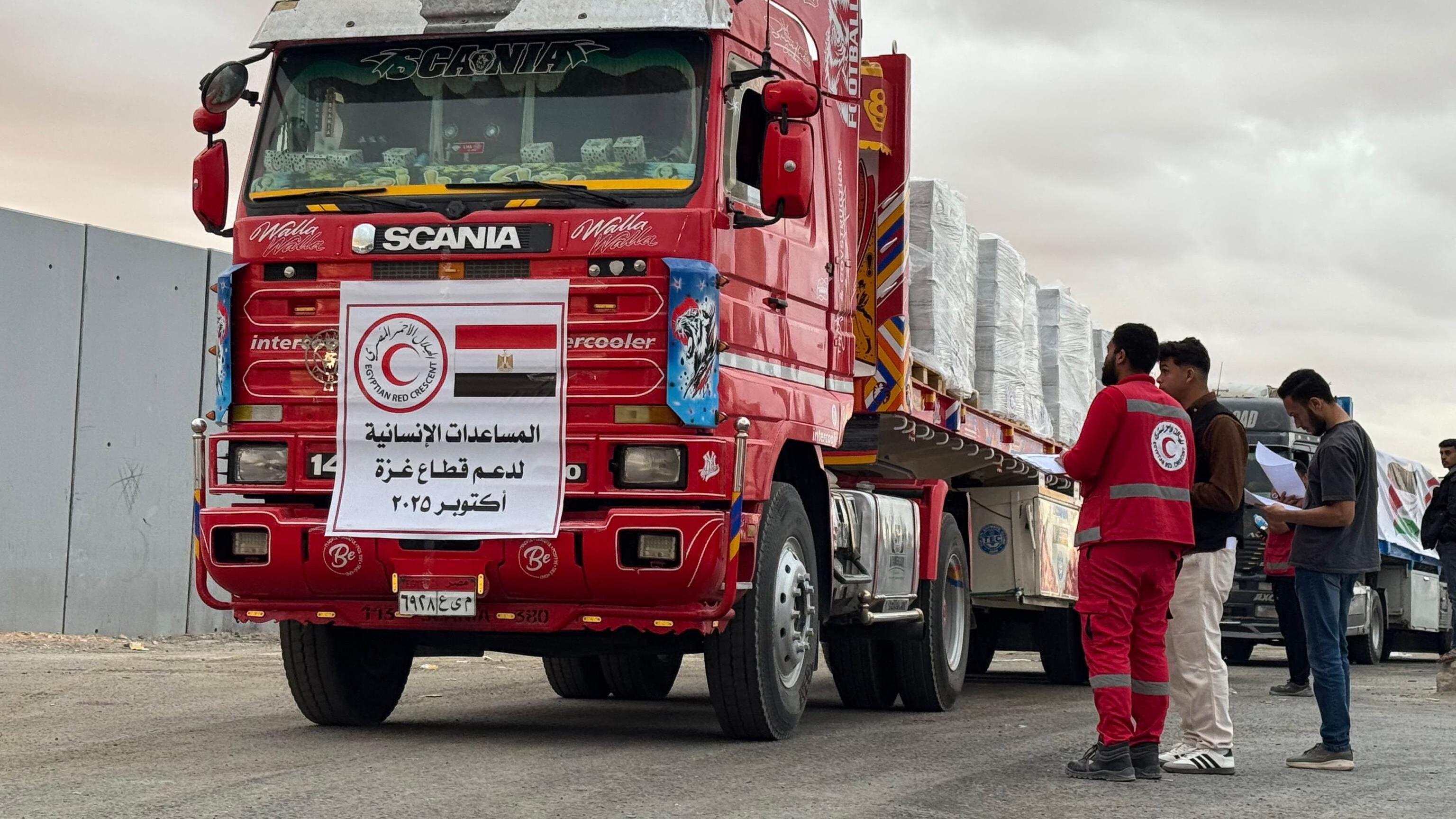 Camion di aiuti nella Striscia. Anp: "Blair, pronti a cooperare"