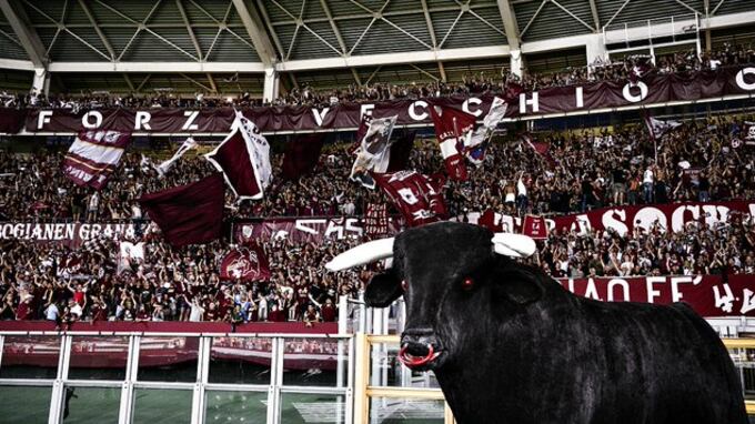 Blitz della polizia contro gli ultras: 75 Daspo ai Torino Hooligans