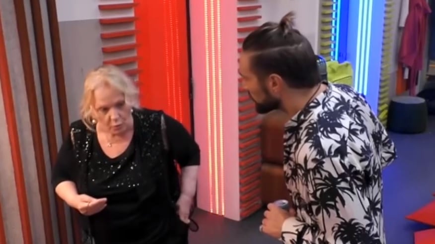 "Ti do una sberla", "Non rompere i co...": scoppia la rissa al Gf