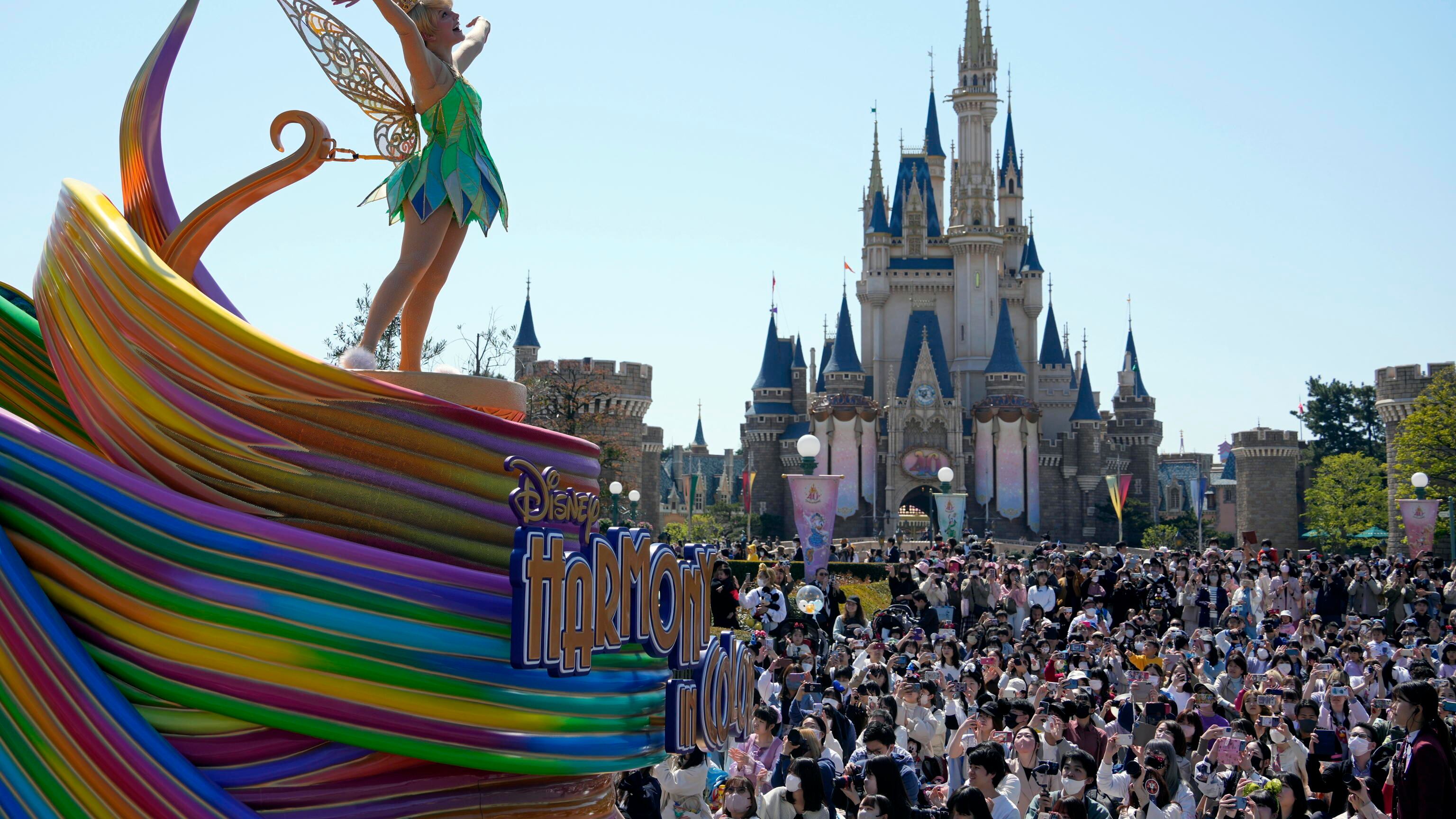 "Sembra che il principe la forzi...". Altra follia politically correct della Disney