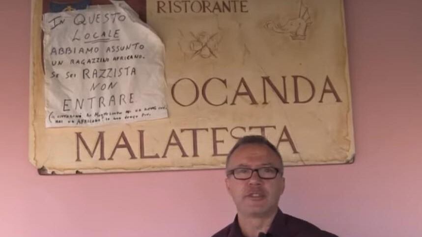 Montescudo, chiude il ristoratore che aveva assunto un migrante