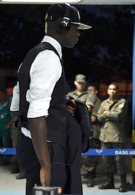 Balotelli torna in Italia con un nuovo look 6