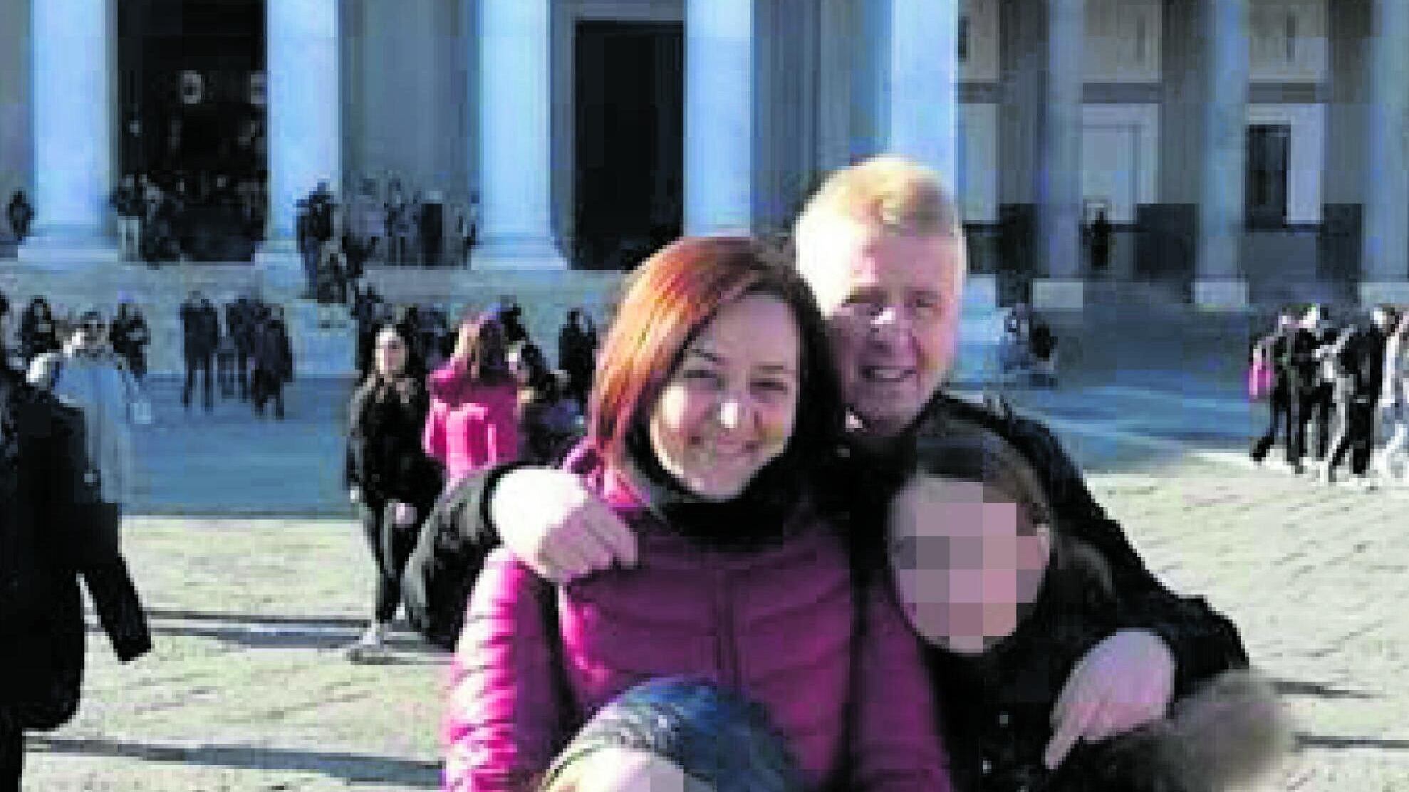 Uccise con la ricina, il padre sotto torchio. "Ma sono tranquillo"