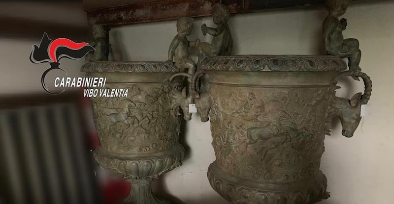 Calabria, cercano armi ma trovano opere d’arte 2