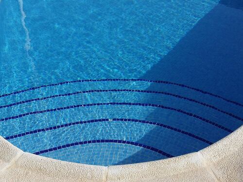 Atti vandalici alla Romano. Piscina chiusa fino a venerdì
