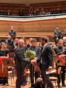 Trionfo alla Philharmonie di Berlino nel nome di Giuseppe Sinopoli: 1.800 spettatori acclamano la Philharmonia Orchestra e Robin Ticciati