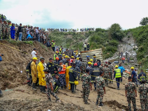 Nepal, aereo di linea si schianta dopo il decollo a Kathmandu