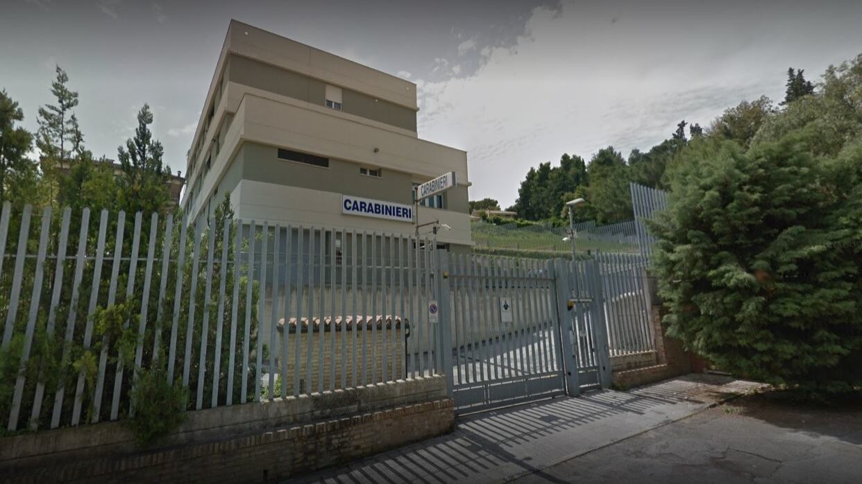Loreto, tunisino espulso dal 2015 aggredisce militare: ai domiciliari