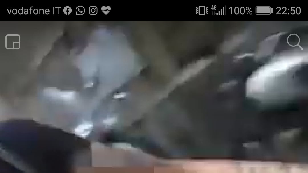 Bambina piccola senza casco sul motorino. La denuncia su Facebook