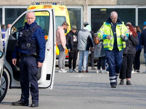 Auto sul Carnevale: 7 morti. "A bordo c'erano 2 italiani"