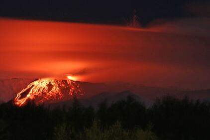 Spettacolare eruzione sull'Etna 2