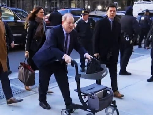 Weinstein ricoverato in ospedale dopo il trasferimento nel carcere di New York
