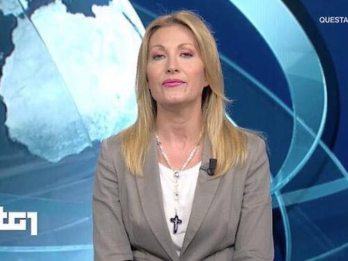 Tg1, nuove polemiche per Marina Nalesso in onda con crocifisso