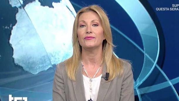 Tg1, nuove polemiche per Marina Nalesso in onda con crocifisso