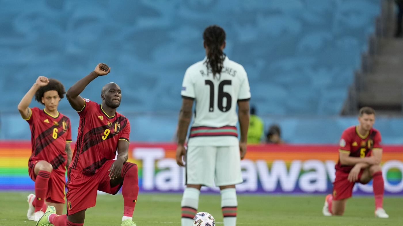 Il Belgio si inginocchia. Torna la polemica sulla Nazionale