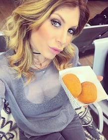 Paola Caruso hot, esplosiva in piscina 12