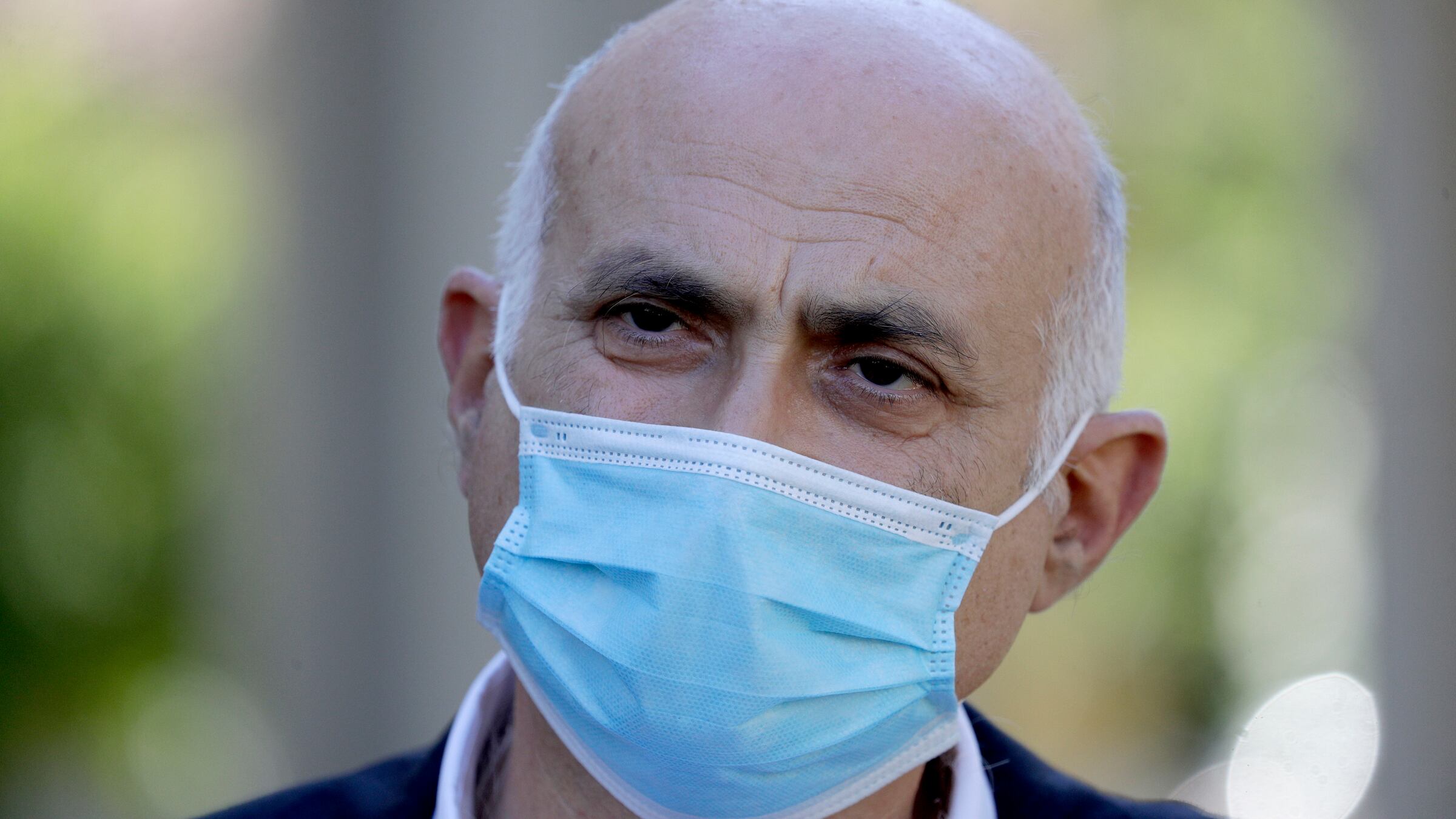 "Sì al ritorno in classe. La curva sta risalendo per i rapporti sociali"