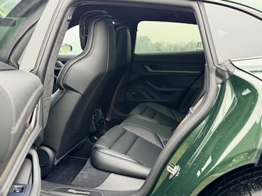 Porsche Taycan Turbo S: la gallery dell'elettrica "familiare" da 952 CV 14