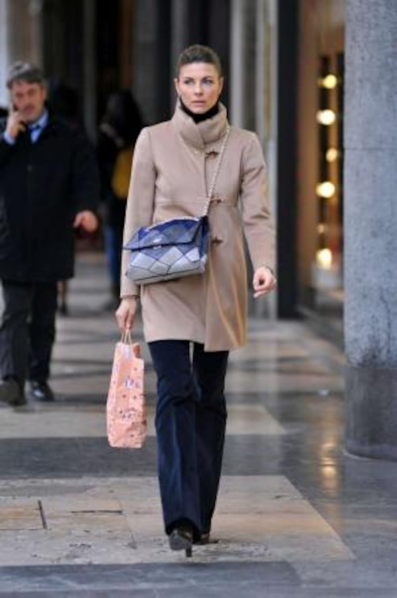 Martina Colombari, esplosiva in ascensore 35