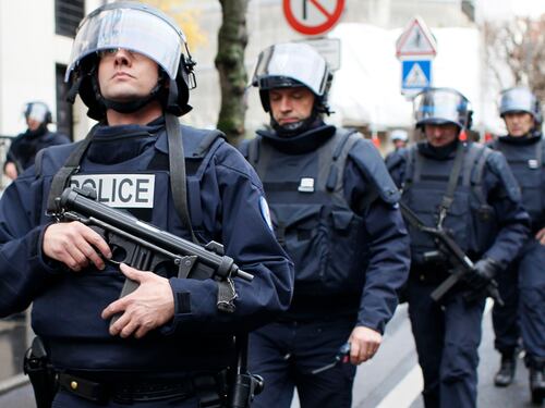Un ferito nella sede di Parigi del Fmi, dove una busta è esplosa