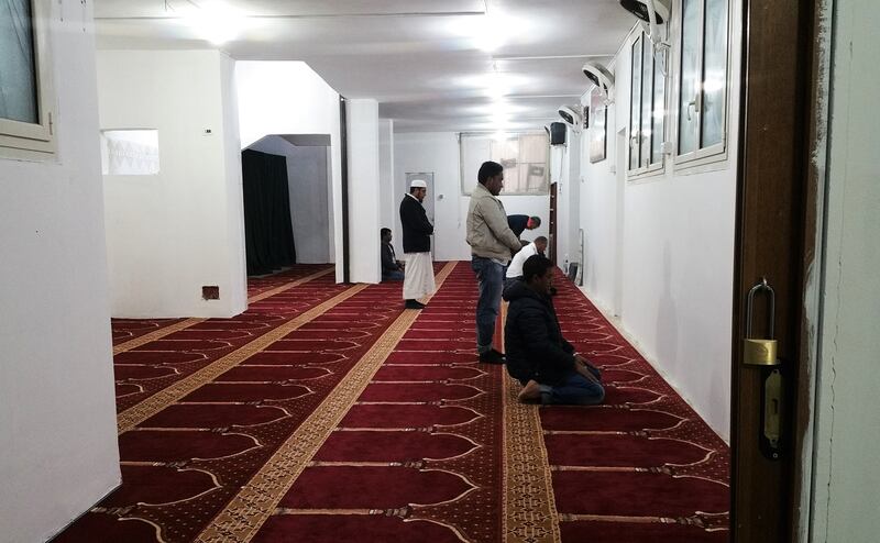 Continua la protesta dei musulmani contro la chiusura delle moschee 8