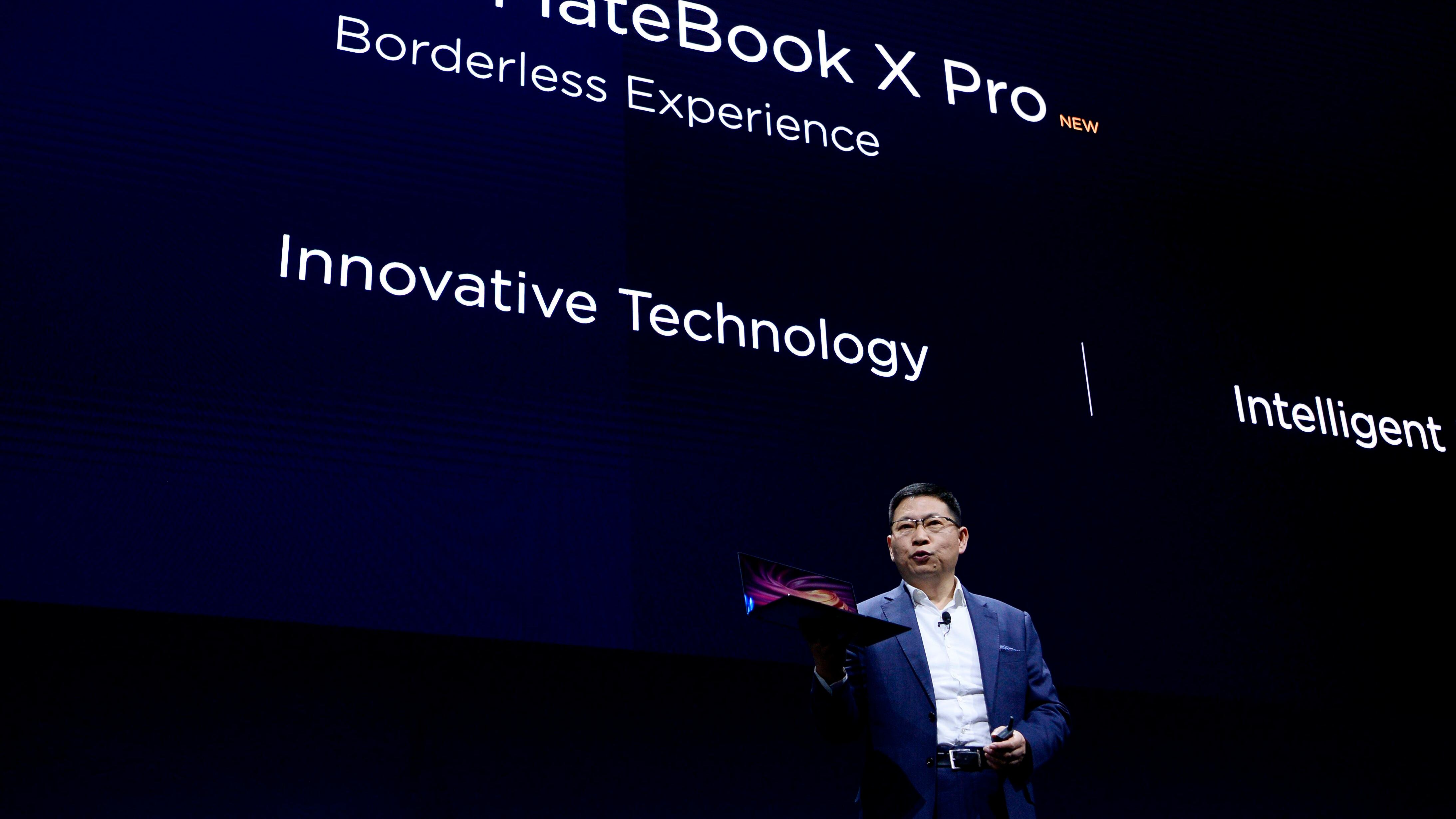 Il numero uno Huawei: "Telefoni spiati? Falsità. Inviolati pure dalla Cina"