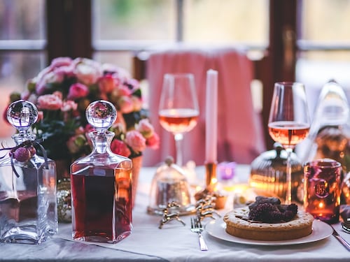 San Valentino, come vestirsi per una cena romantica la prima volta insieme