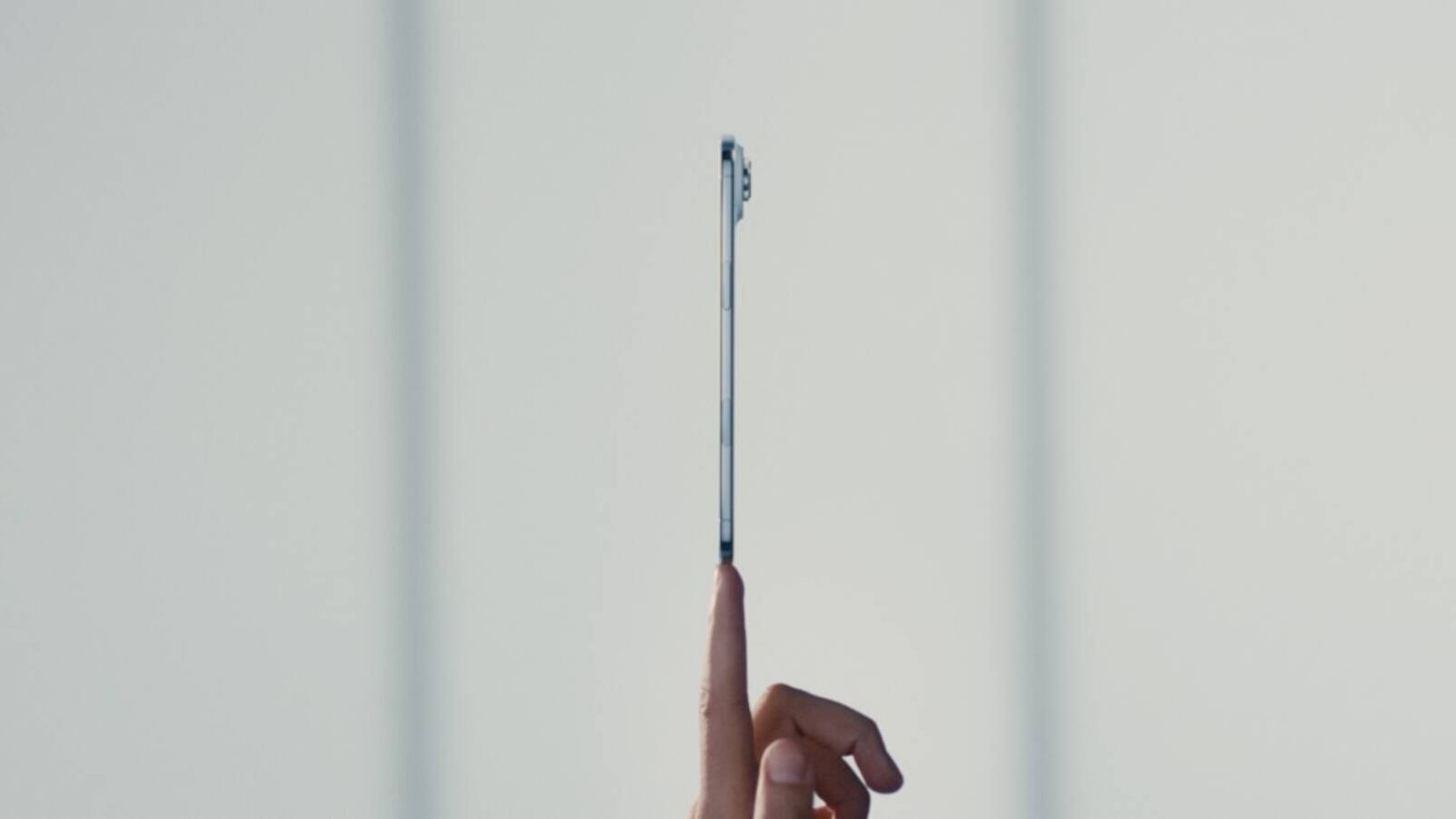 Poche novità dalla presentazione Apple. E l'unica rivoluzione è una "sottiletta" senza Sim