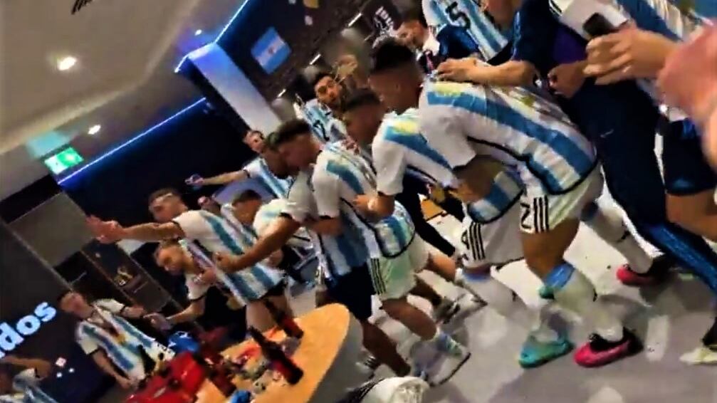 "Un minuto di silenzio...". Il coro choc dell'Argentina contro Mbappé