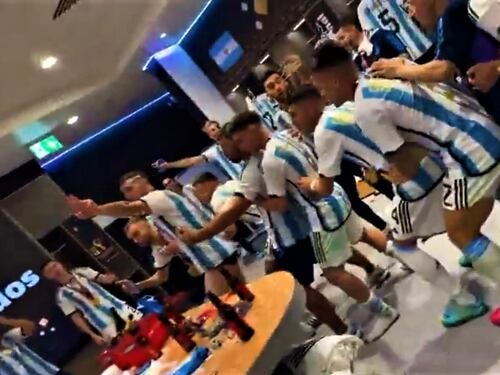 "Un minuto di silenzio...". Il coro choc dell'Argentina contro Mbappé