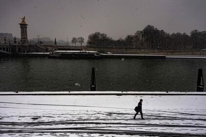 Lo spettacolo della neve a Parigi 5