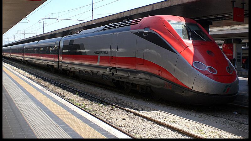 Sul treno con biglietti falsi: fermati decine di tifosi della Roma