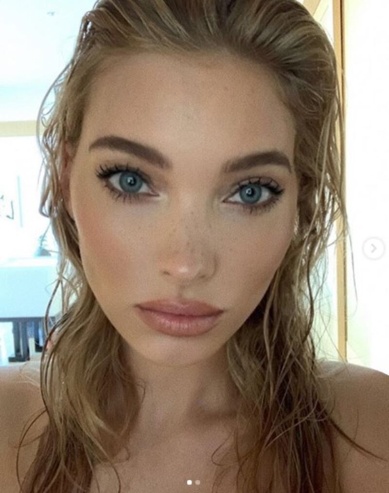 Elsa Hoskm le foto hot 3