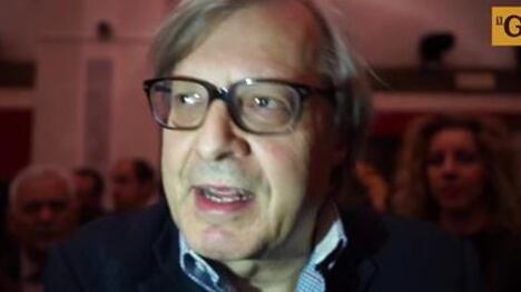 Sgarbi: "Sono pronto a sputare in faccia a Grillo e M5S"