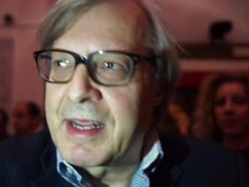 Sgarbi: "Sono pronto a sputare in faccia a Grillo e M5S"