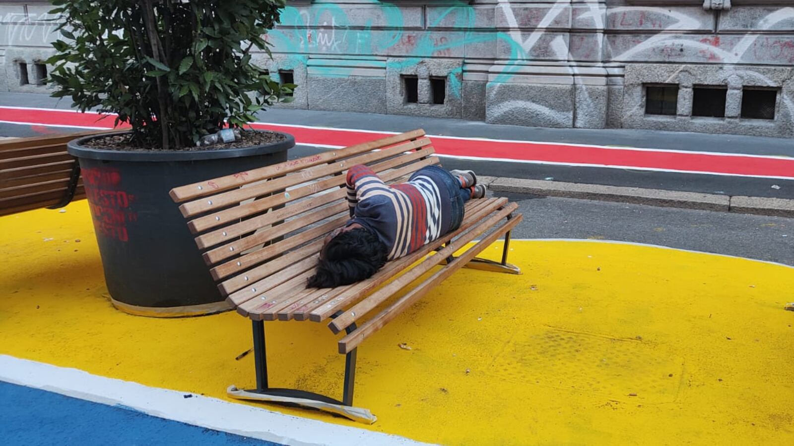 La pedonalizzazione di via Sacchini ha portato degrado e mancanza di sicurezza