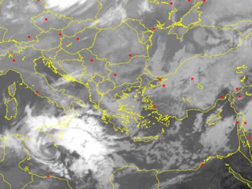 "Evento eccezionale a febbraio": l'esperto spiega il ciclone sul Mediterraneo