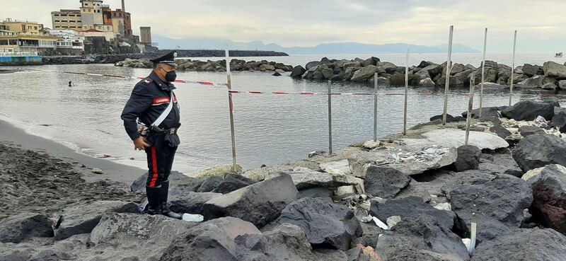 Bimbo annegato a Torre del Greco: i rilievi dei carabinieri 1